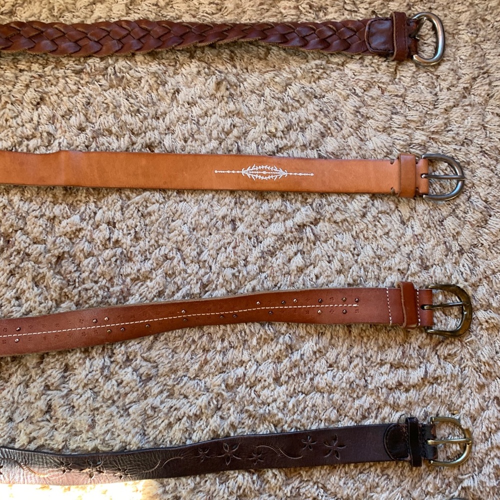 5 American Eagle belts
